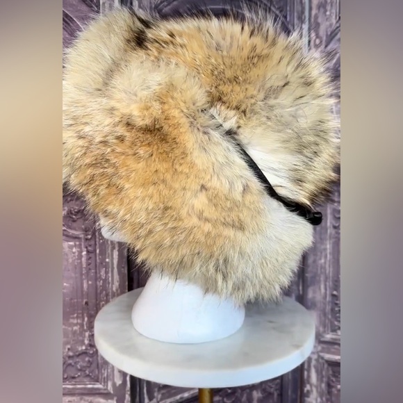 Vintage Holt Renfrew Coyote Trapper Hat - Picture 2 of 6